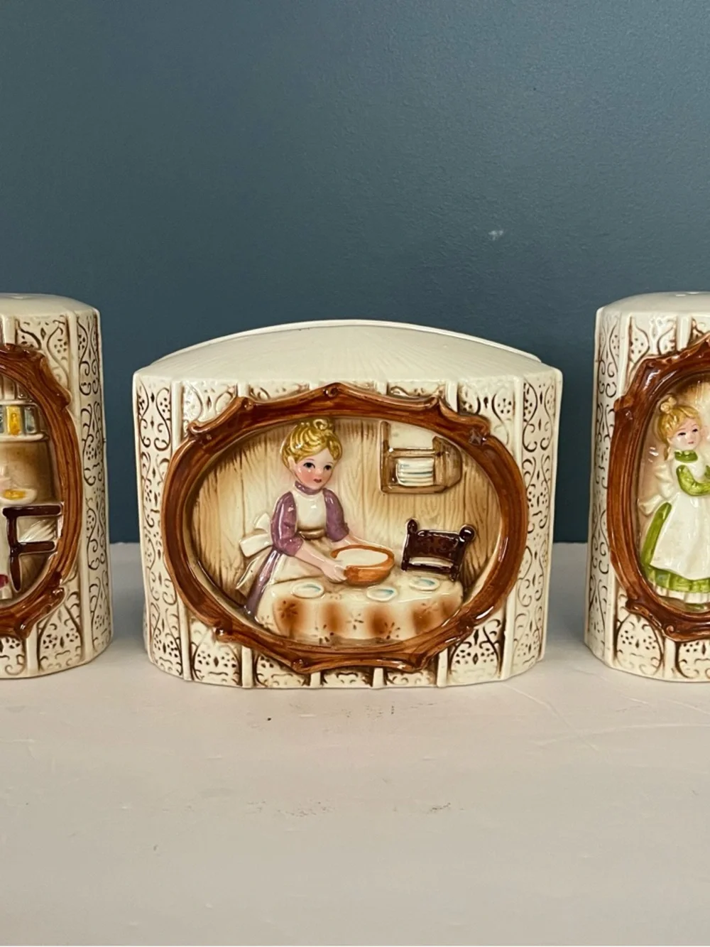 Vintage Sears Roebuck Pioneer‎ Woman Salt Pepper Set and  Napkin Holder